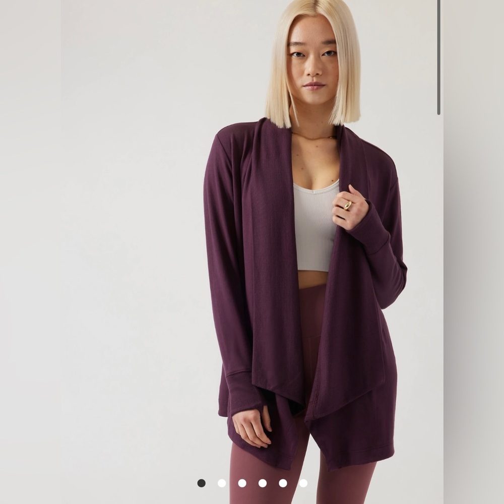 Athleta Pranayama Wrap in color plum, XS